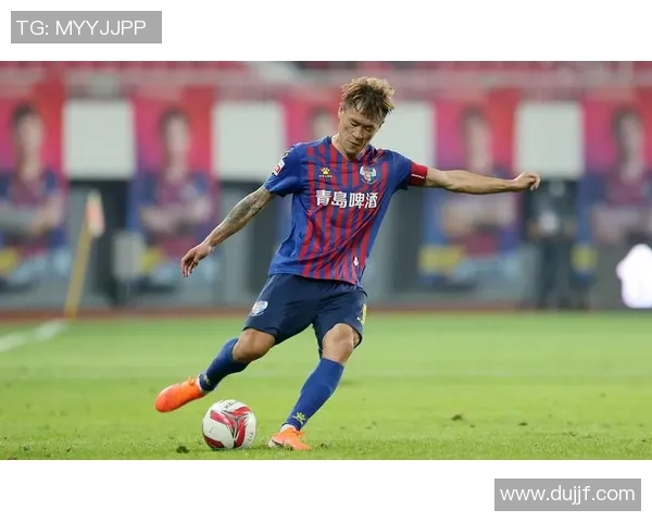 足球明星圣西尼的传奇之路与他对足球的热爱与奉献 足球明星圣西尼的传奇之路与他对足球的热爱与奉献